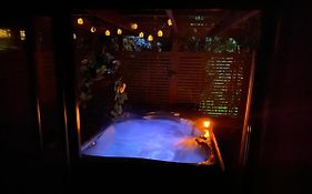 Dinsdale Oasis And Private Spa Pool